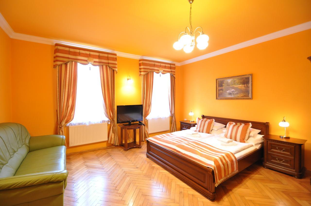 Pension Imperial Spa Йичин Экстерьер фото