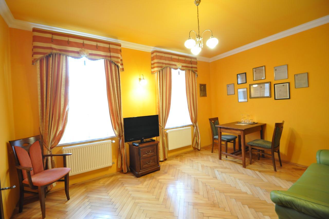 Pension Imperial Spa Йичин Экстерьер фото